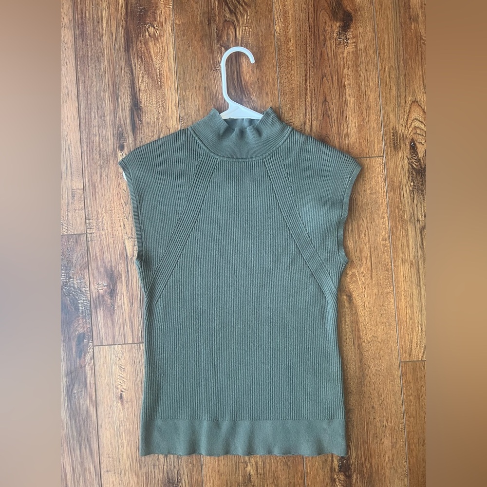 Cable & Gauge Olive Green Sleeveless Top